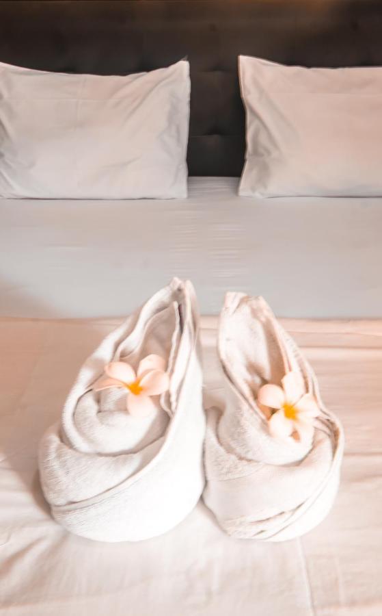 Tangkoko Lodge Bitung Екстер'єр фото