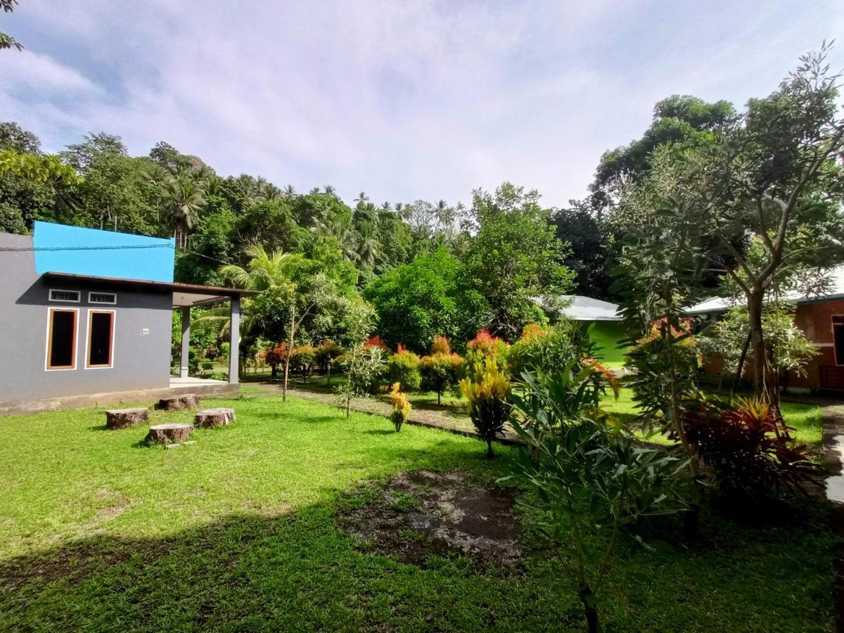 Tangkoko Lodge Bitung Екстер'єр фото