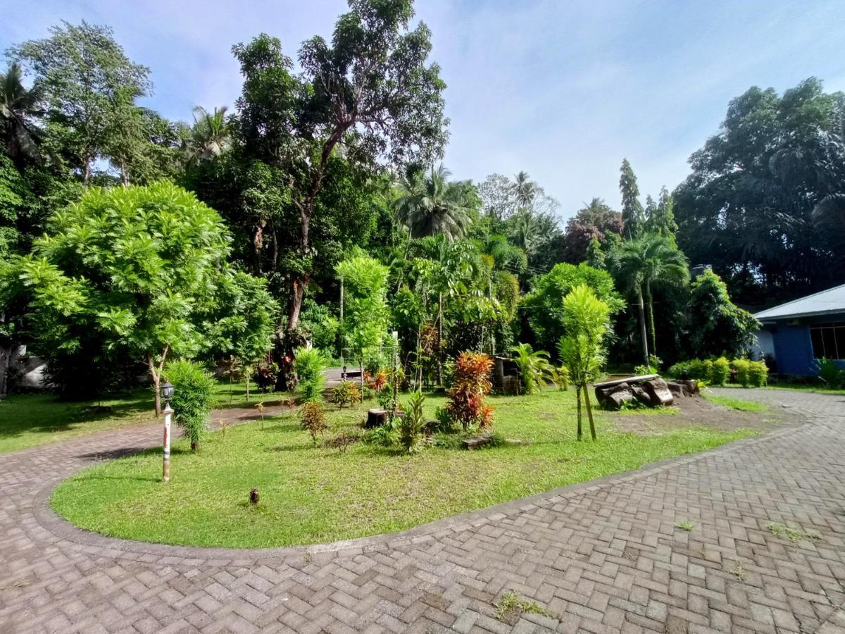 Tangkoko Lodge Bitung Екстер'єр фото