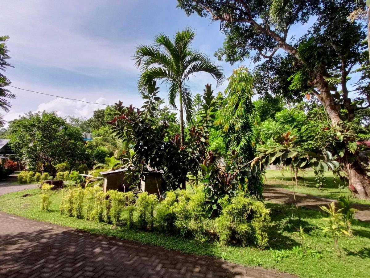 Tangkoko Lodge Bitung Екстер'єр фото
