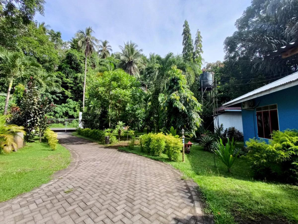 Tangkoko Lodge Bitung Екстер'єр фото